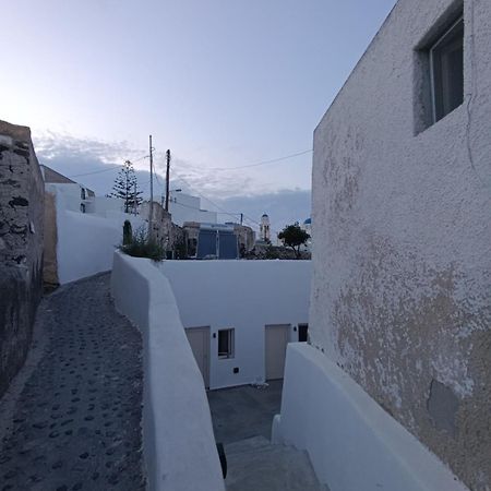 Cycladic Center Cave Rooms Fira  Esterno foto