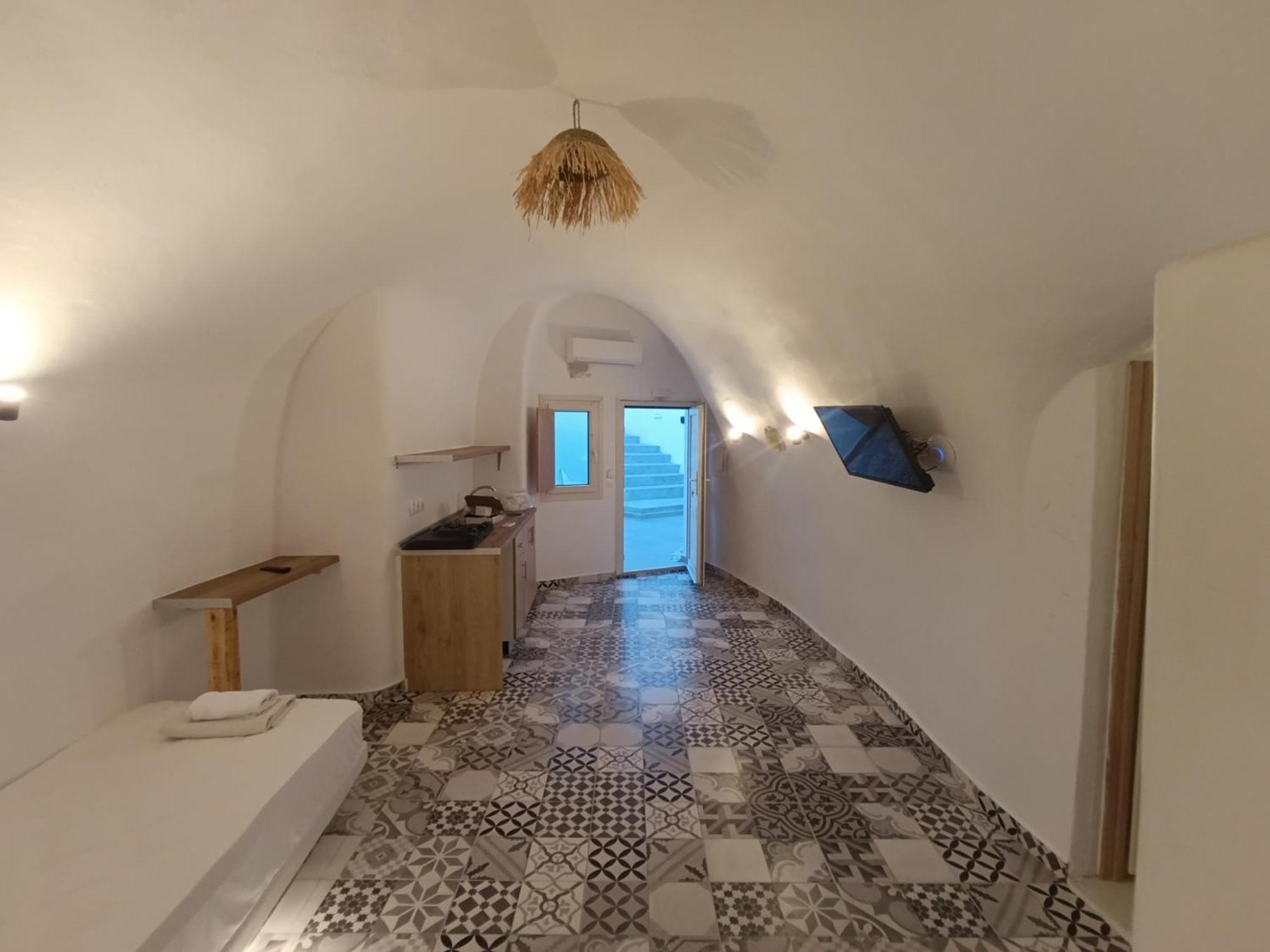 Cycladic Center Cave Rooms Fira  Esterno foto