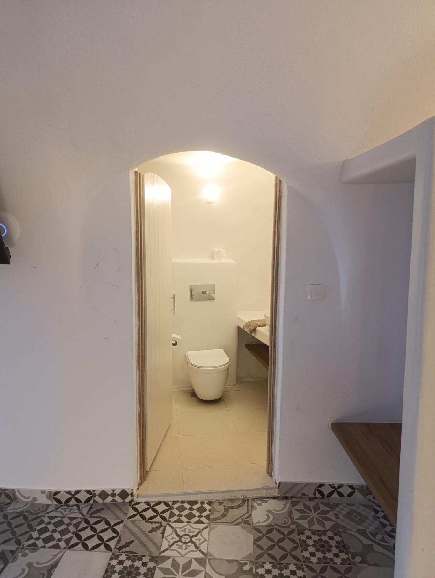 Cycladic Center Cave Rooms Fira  Esterno foto